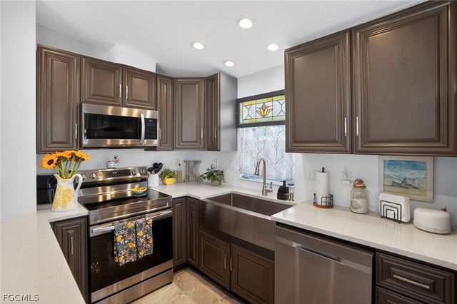 1595 Main ST, Fort Myers Beach, FL 33931