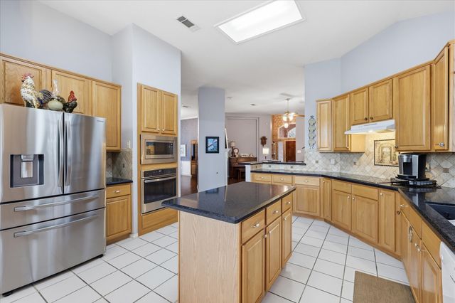 8409 Sequoia Way, Fort Worth, TX 76137