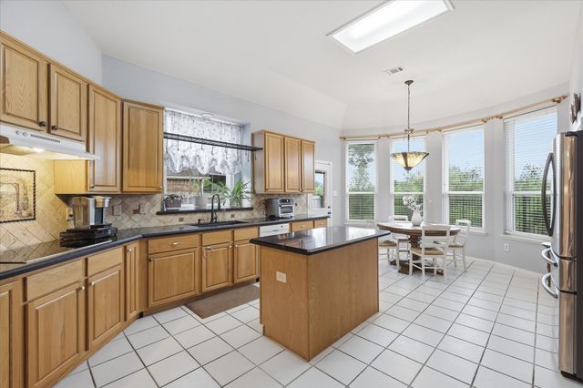 8409 Sequoia Way, Fort Worth, TX 76137