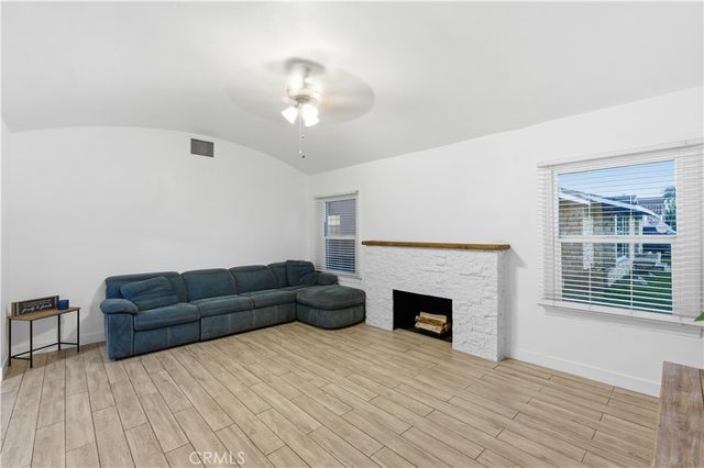 718 S Poinsettia, Compton, CA 90221