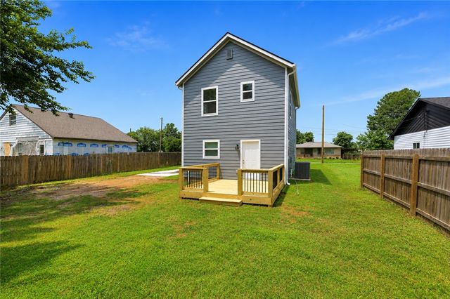 107 Raedels Avenue, Springdale, AR 72764