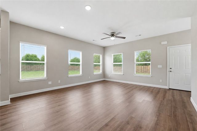 107 Raedels Avenue, Springdale, AR 72764