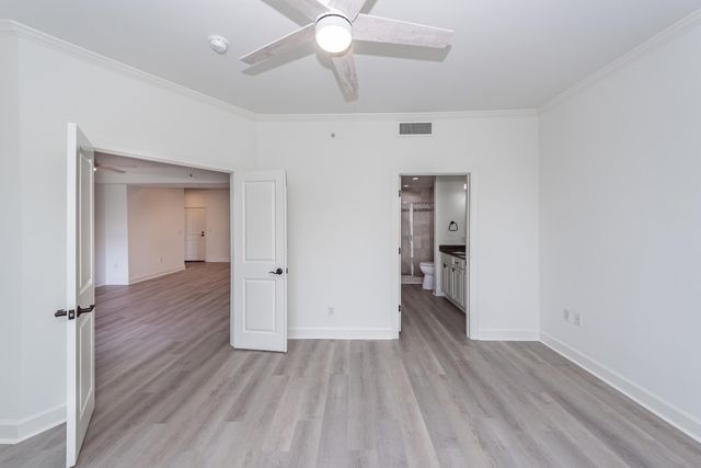 33 Calhoun Street 122, Charleston, SC 29401