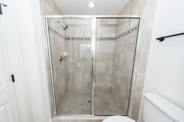 33 Calhoun Street 122, Charleston, SC 29401