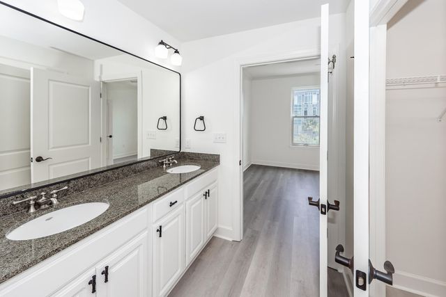 33 Calhoun Street 122, Charleston, SC 29401