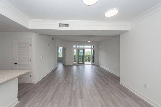 33 Calhoun Street 122, Charleston, SC 29401