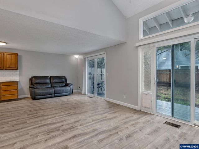3772 Auburn Rd NE, Salem, OR 97301
