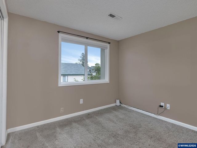 3772 Auburn Rd NE, Salem, OR 97301