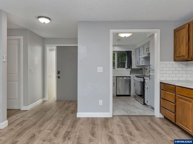3772 Auburn Rd NE, Salem, OR 97301