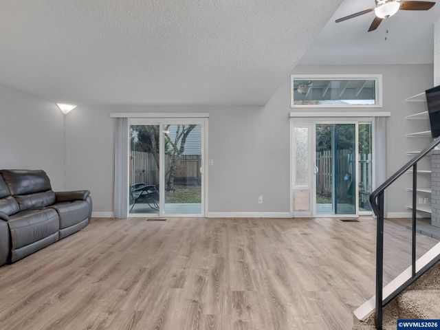 3772 Auburn Rd NE, Salem, OR 97301
