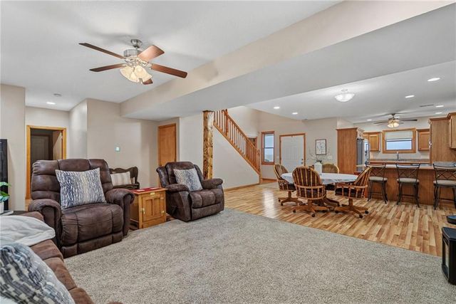 1533 N 700 Road, Baldwin City, KS 66006
