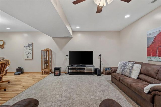 1533 N 700 Road, Baldwin City, KS 66006