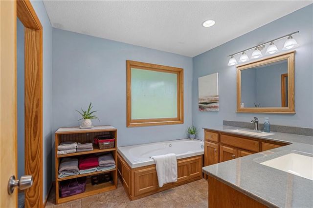 1533 N 700 Road, Baldwin City, KS 66006