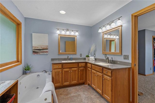 1533 N 700 Road, Baldwin City, KS 66006