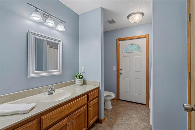 1533 N 700 Road, Baldwin City, KS 66006