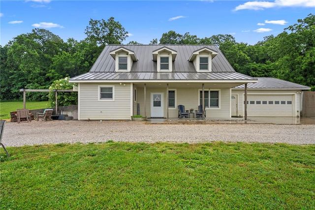 1533 N 700 Road, Baldwin City, KS 66006