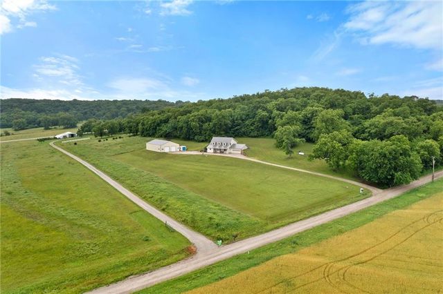 1533 N 700 Road, Baldwin City, KS 66006