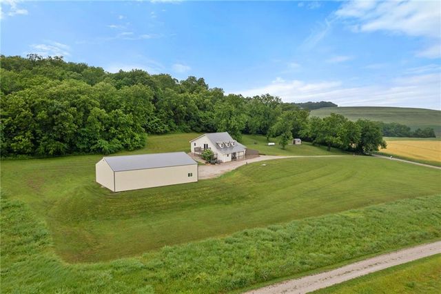 1533 N 700 Road, Baldwin City, KS 66006