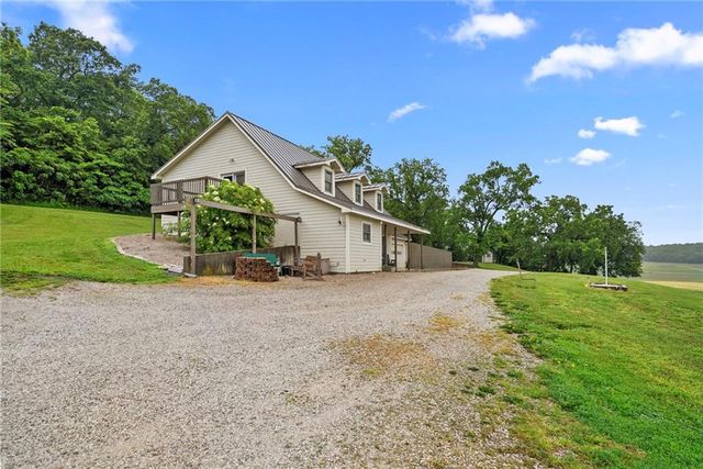 1533 N 700 Road, Baldwin City, KS 66006