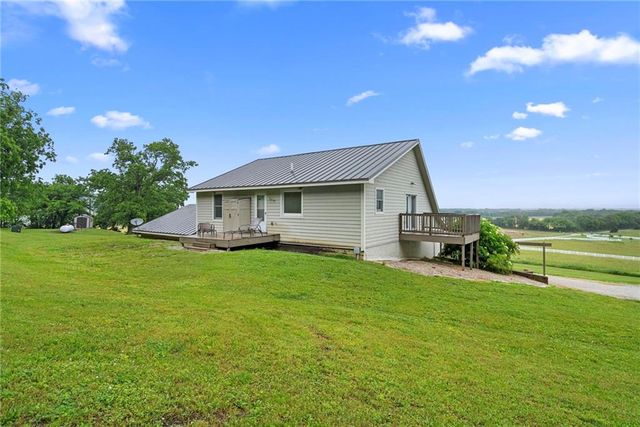 1533 N 700 Road, Baldwin City, KS 66006