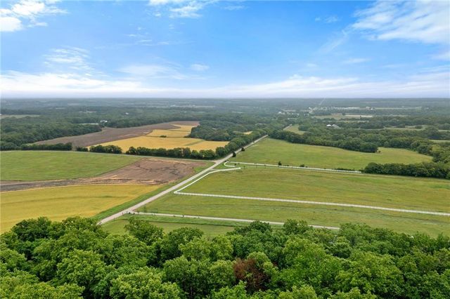 1533 N 700 Road, Baldwin City, KS 66006