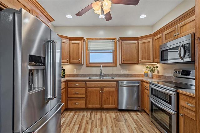 1533 N 700 Road, Baldwin City, KS 66006