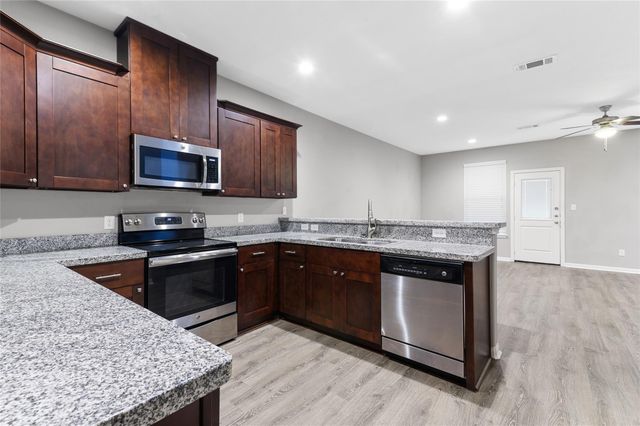 124 Artesian Way, New Caney, TX 77357
