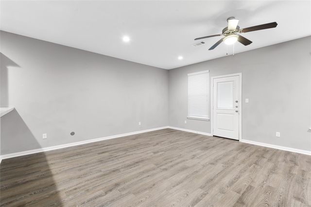 124 Artesian Way, New Caney, TX 77357