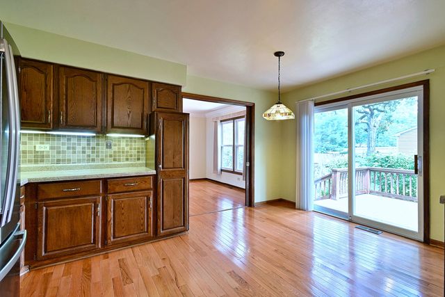8039 Geneva Street, Woodridge, IL 60517