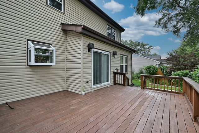 8039 Geneva Street, Woodridge, IL 60517