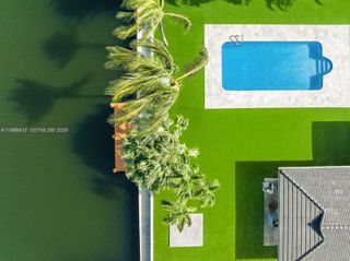 430 Tamarind Dr, Hallandale Beach, FL 33009