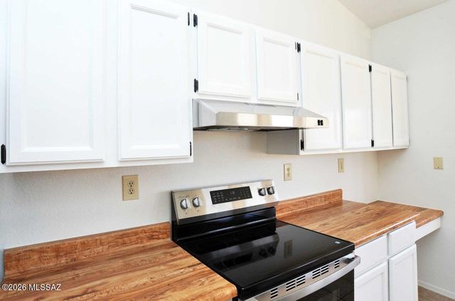 5241 W Eaglestone Loop, Tucson, AZ 85742