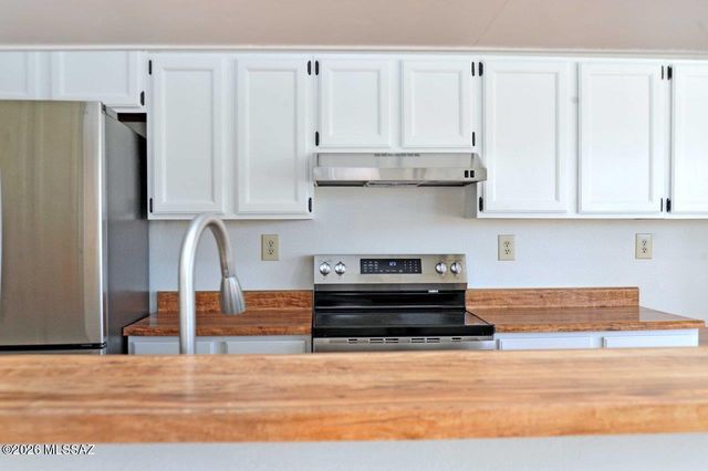 5241 W Eaglestone Loop, Tucson, AZ 85742