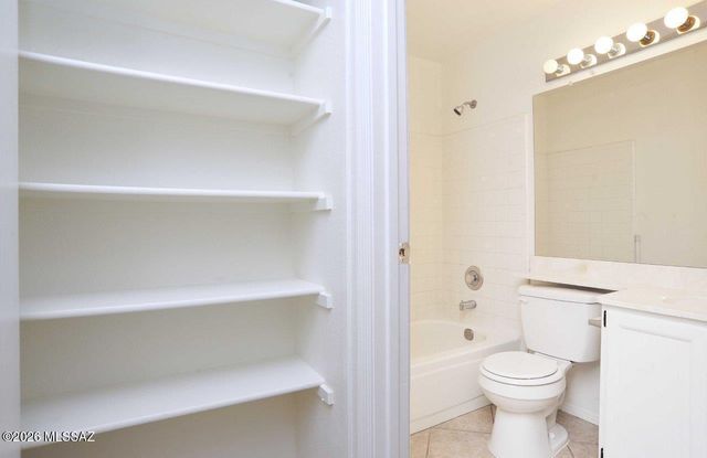 5241 W Eaglestone Loop, Tucson, AZ 85742