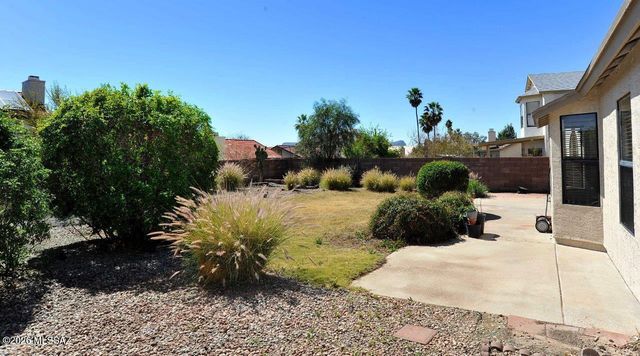 5241 W Eaglestone Loop, Tucson, AZ 85742