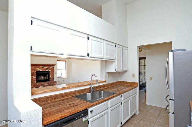 5241 W Eaglestone Loop, Tucson, AZ 85742