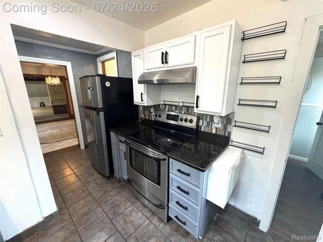 8215 Bramell, Detroit, MI 48239