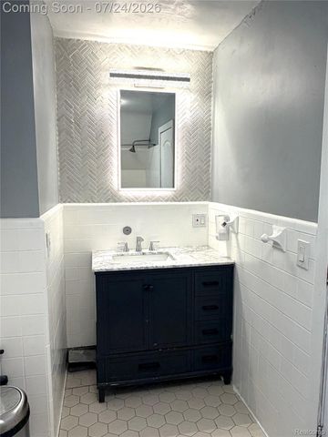 8215 Bramell, Detroit, MI 48239