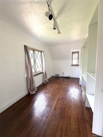 8215 Bramell, Detroit, MI 48239