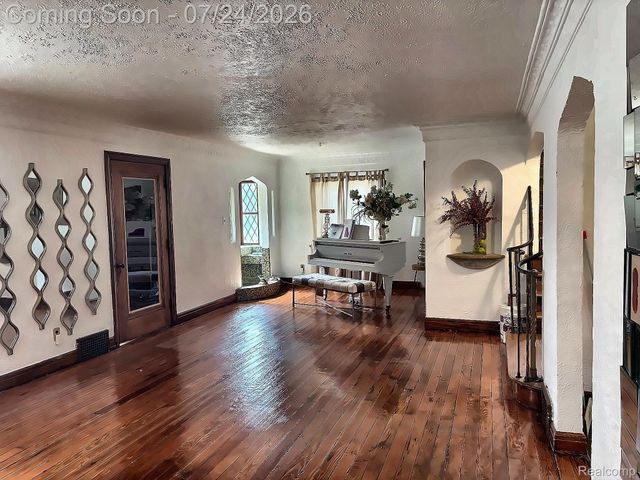 8215 Bramell, Detroit, MI 48239
