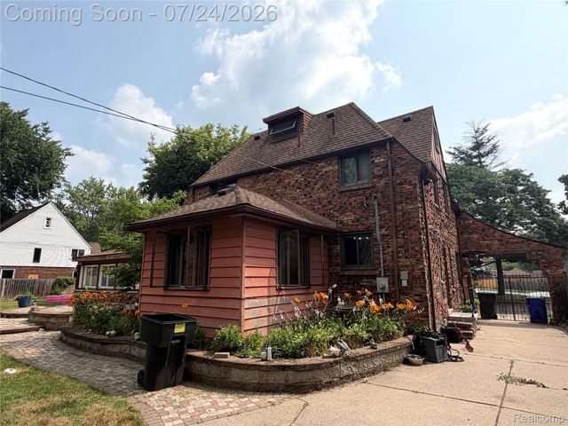 8215 Bramell, Detroit, MI 48239