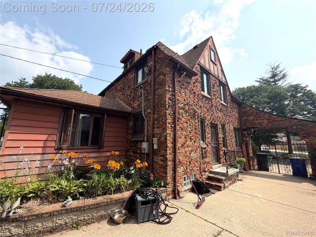 8215 Bramell, Detroit, MI 48239