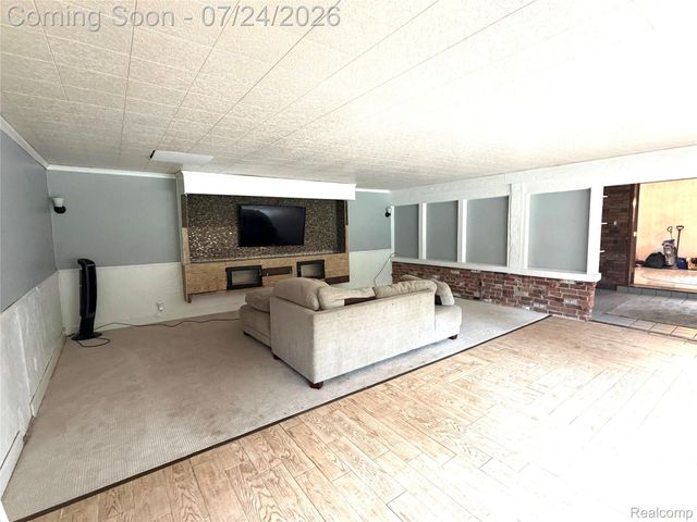 8215 Bramell, Detroit, MI 48239
