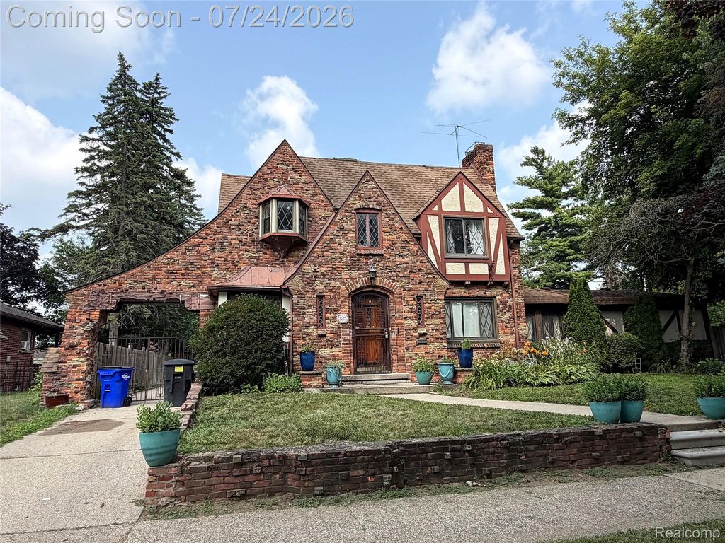 8215 Bramell, Detroit, MI 48239