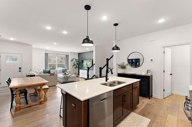 14436 Twin Lakes Circle, Burnsville, MN 55306