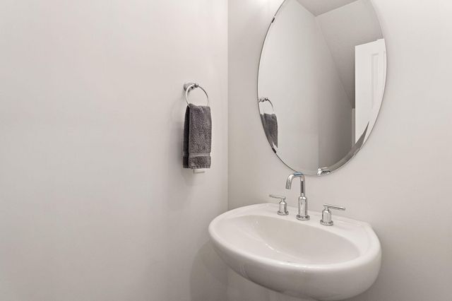 14436 Twin Lakes Circle, Burnsville, MN 55306