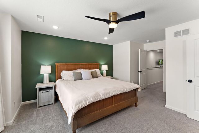 14436 Twin Lakes Circle, Burnsville, MN 55306