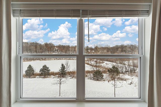 14436 Twin Lakes Circle, Burnsville, MN 55306