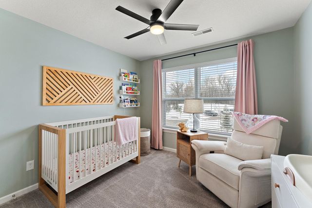 14436 Twin Lakes Circle, Burnsville, MN 55306