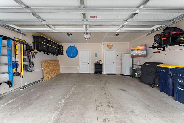 14436 Twin Lakes Circle, Burnsville, MN 55306